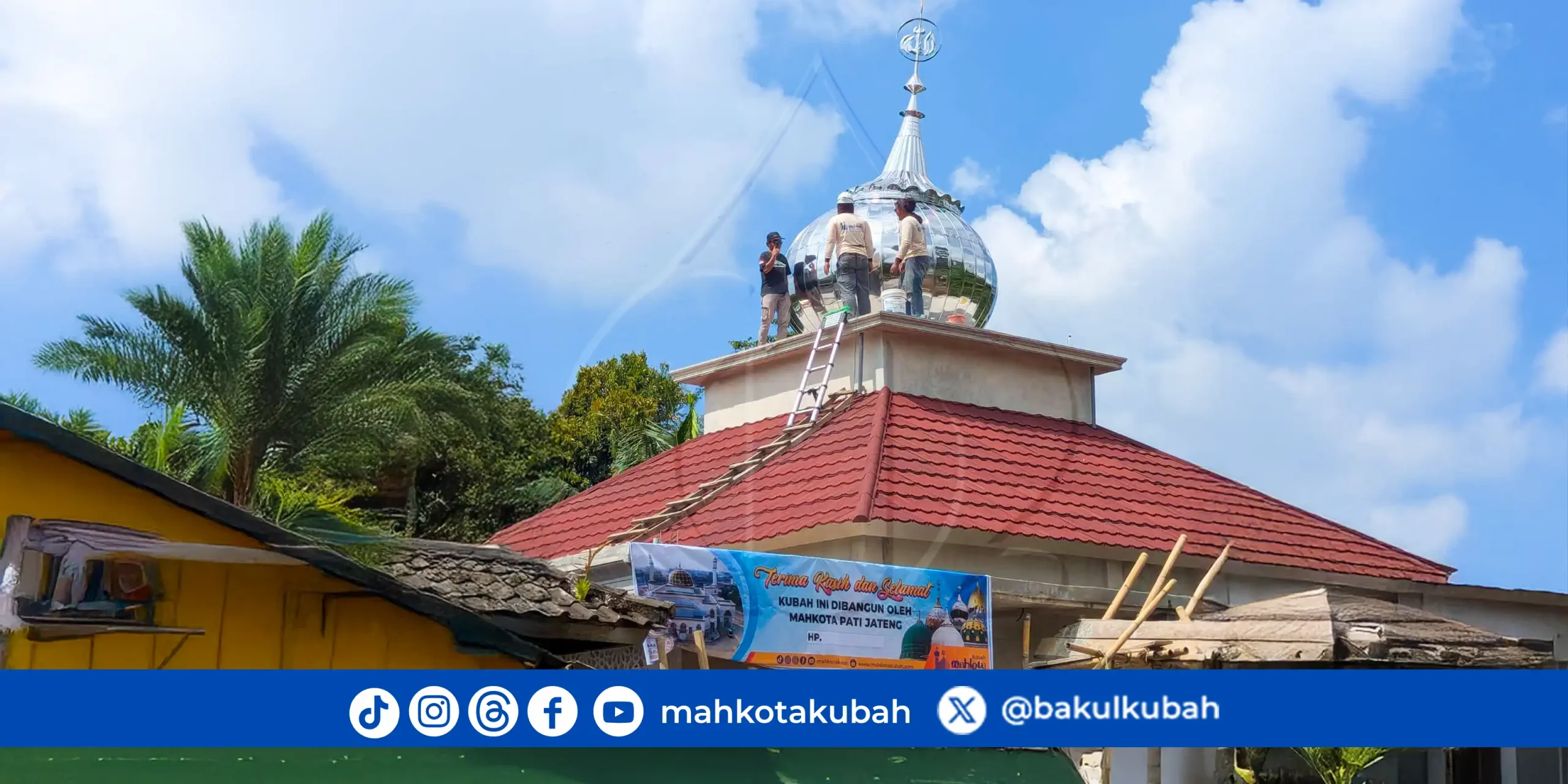 pemasangan kubah stainless satu bola sikur lombok timur_net