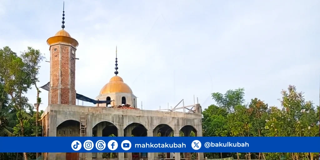 pemasangan kubah galvalume Dayah Al Fata Trienggadeng Pidie Jaya Aceh net