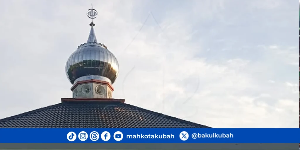 pemasangan kubah stainless diameter 3m di Meunasah Gampong Mancang pidie aceh_net