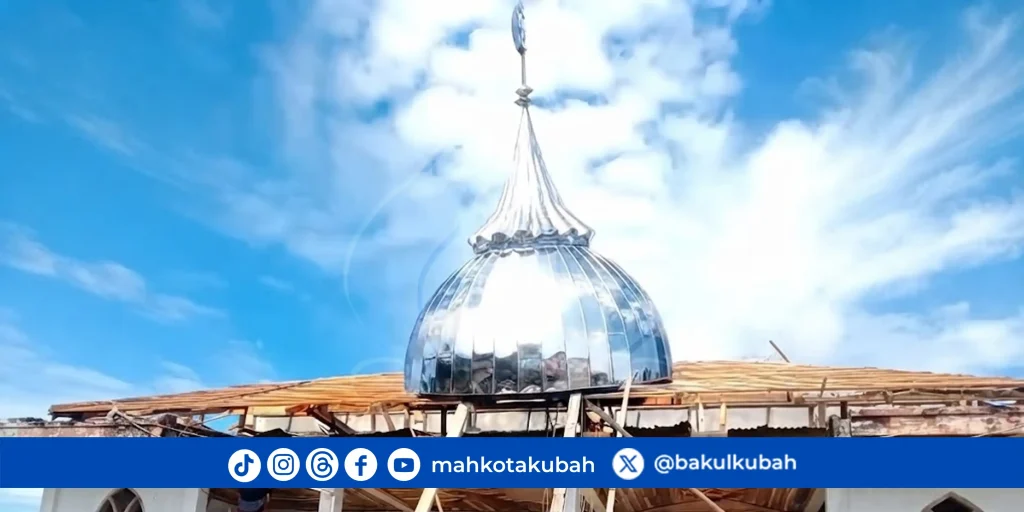 pemasangan kubah stainless diameter 4m di Meunasah Gampong suka mulya aceh besar_net