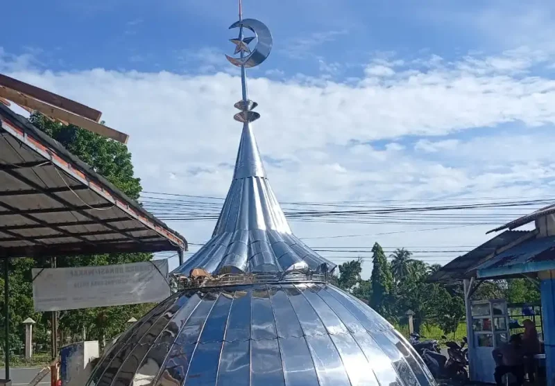 thumb_pemasangan kubah stainless diameter 4m di Meunasah Gampong suka mulya aceh besar_net